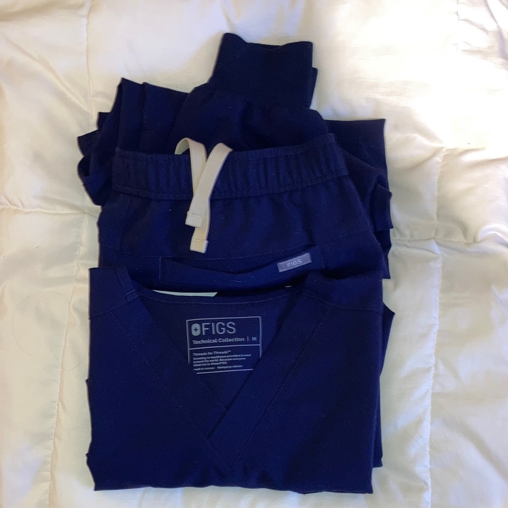 FIGS Scrubs Set Men’s Jogger Scrubs, Size M, Barely Worn,